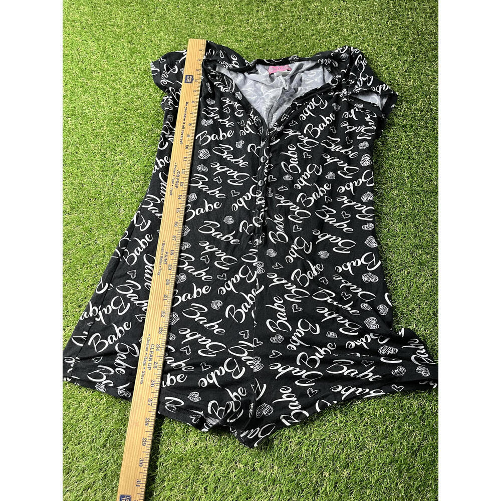 Love to‎ Sleep Black and White Babe Print Romper - Size Large